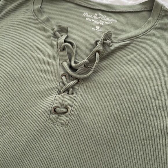 Hollister crop top hunter green mist have collection front lace up size large - Picture 2 of 7